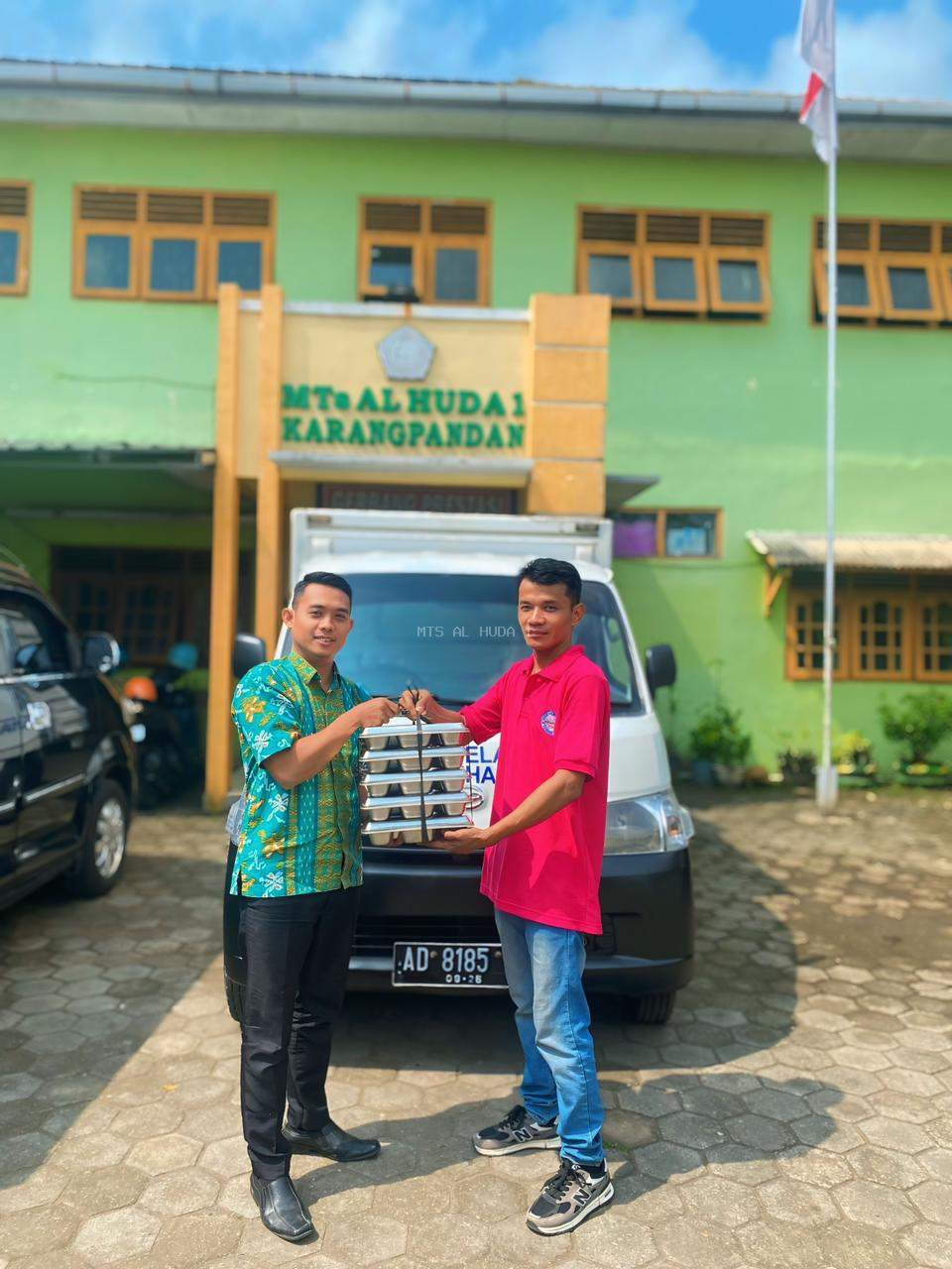 MTs Al Huda 1 Karangpandan Terima Program Makan Bergizi Gratis (MBG) Perdana dari Pemerintah
